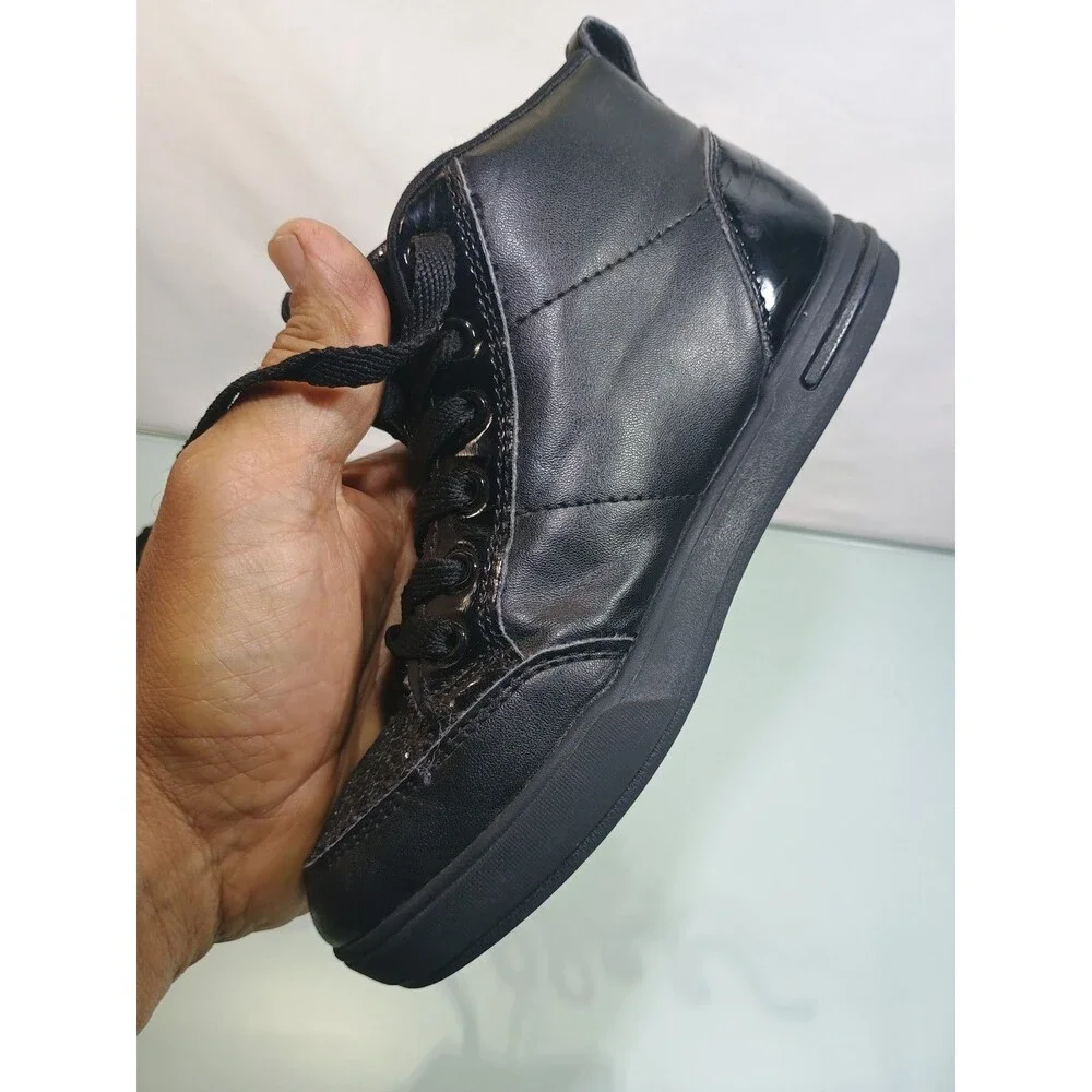 Skechers product pair